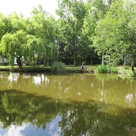 Camping Le Parc De La Greve Nantes